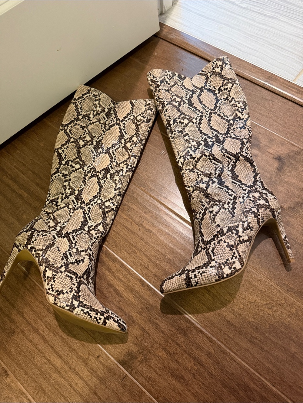 Express Snake Print Pointed Toe Knee-High Heeled Boots - Beige Black